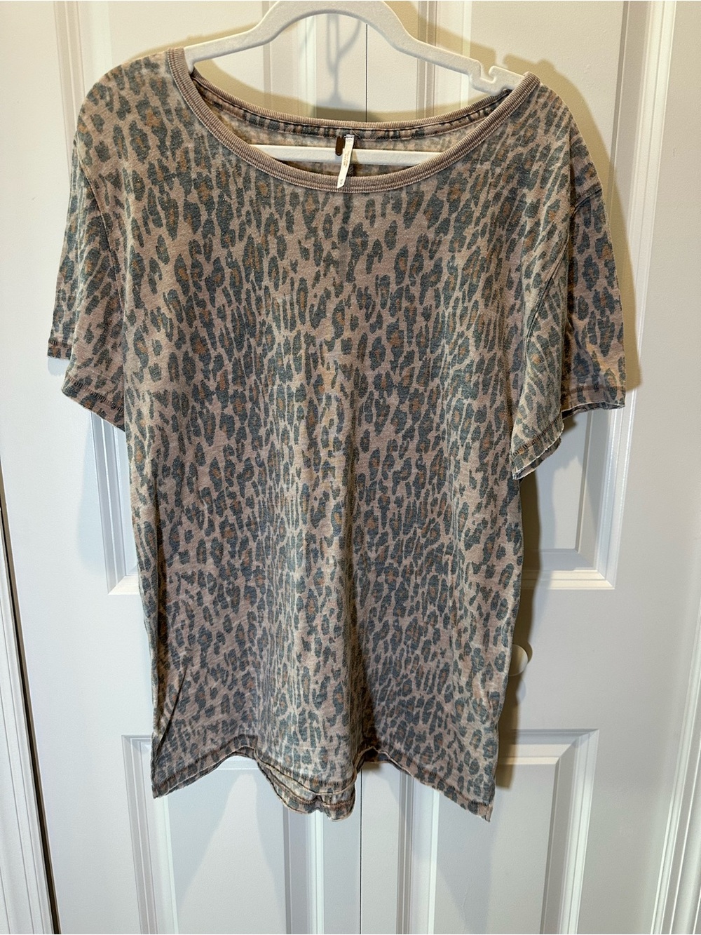 Free People Women’s  Leopard Print Short Sleeve Tee Size M
